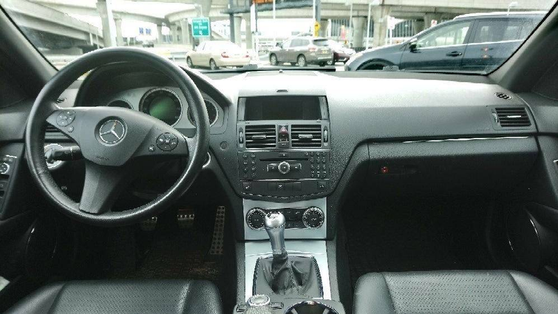 Illustration for article titled This 2008 Mercedes-Benz C300 Is a Six-Speed Manual Unicorn